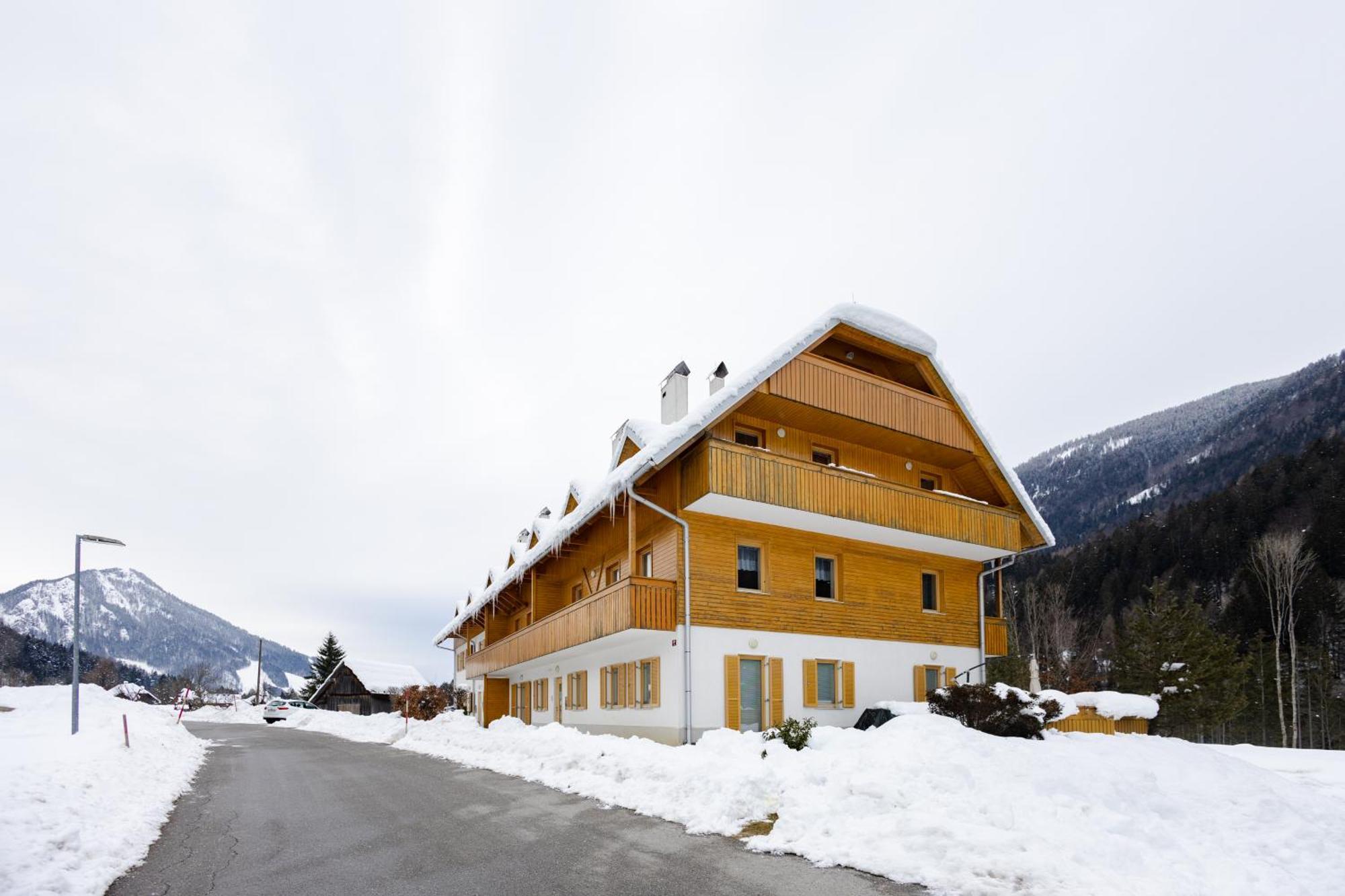 Waterfall Apartment - Cozy Mountain Retreat Kranjska Gora Luaran gambar