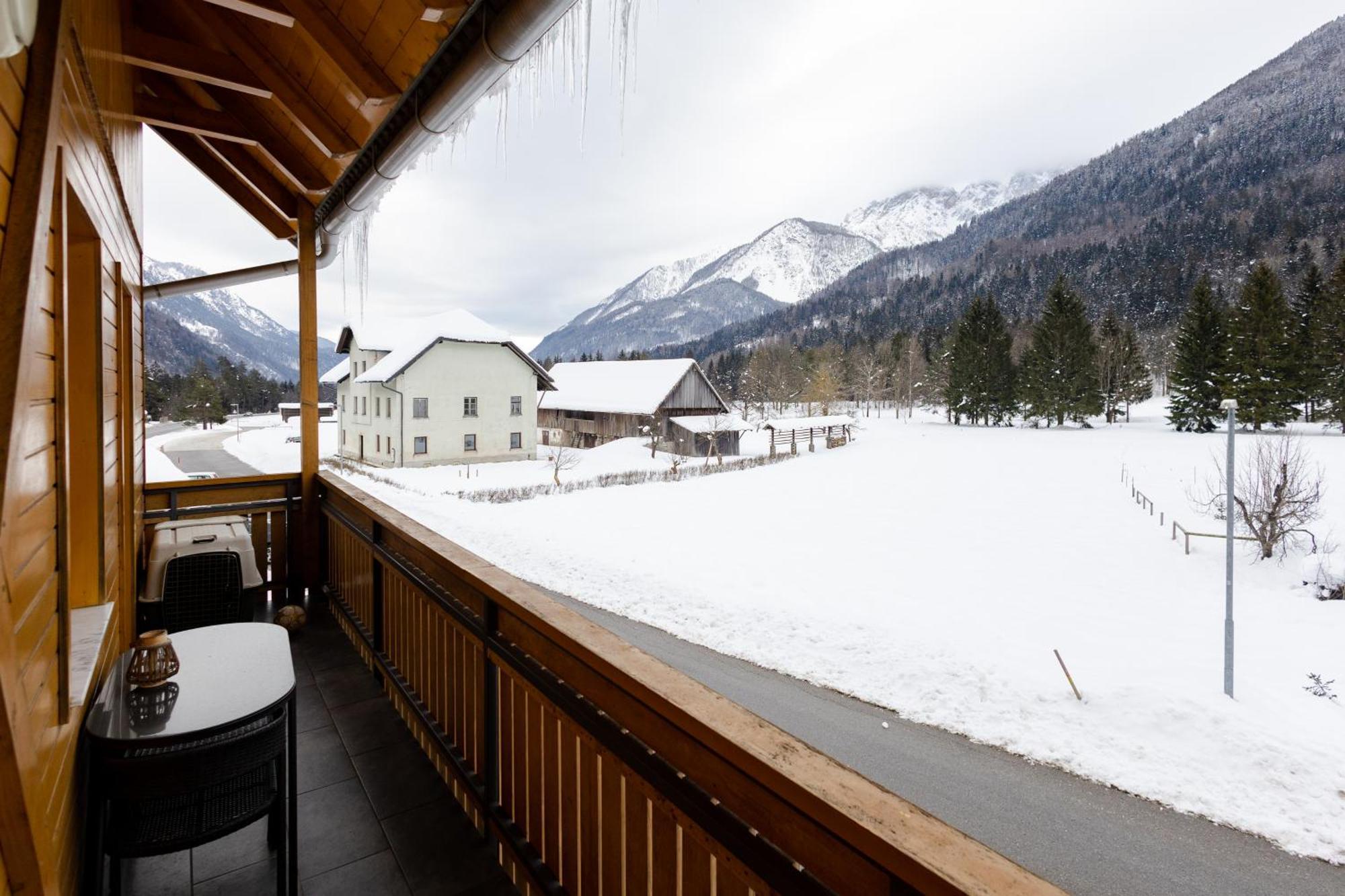 Waterfall Apartment - Cozy Mountain Retreat Kranjska Gora Luaran gambar